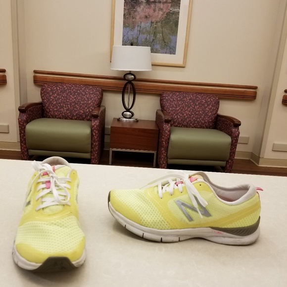 Running Shoes - Picture 2 of 3